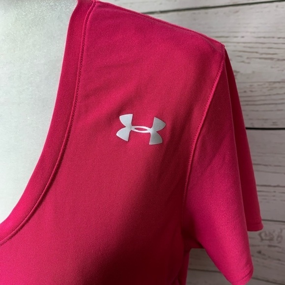 NWOT UA Semi-Fitted Short Sleeve Top Large - Picture 3 of 6